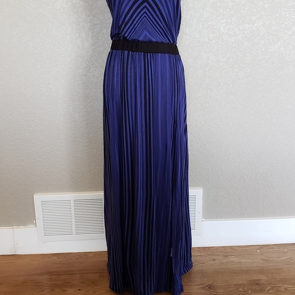Daisy Fuentes Maxi dress with slit - Picture 2 of 7